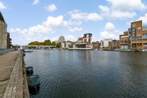 River Thames- click for photo gallery